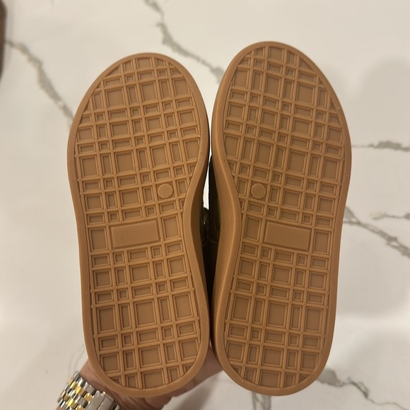 Consciously baby leather T bar sandals - Picture 4 of 14